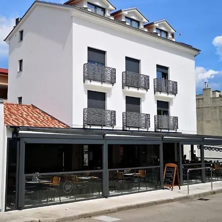 Panzió Azur *